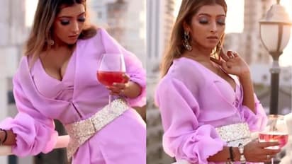 ബോൾഡ് ആൻഡ് ഗ്ലാമറസ് ലുക്കിൽ രേഷ്മ; സോഷ്യൽ മീഡിയയിൽ വൈറലായി വീഡിയോ