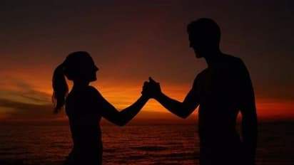 Ahmedabad: Married woman flees from lovers house after mother-in-law knocks on door