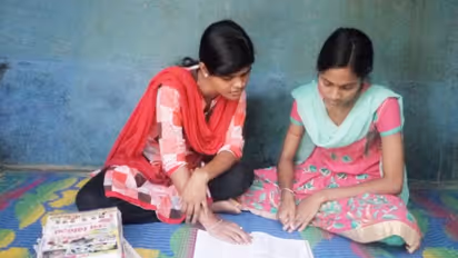 প্রতিকূলতার মাঝেও লক্ষ্যে অবিচল, উচ্চমাধ্যমিকের রেজাল্টে তাক লাগাল পিসি-ভাইঝি