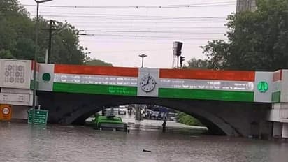 ದೆಹಲಿಯಲ್ಲಿ ಮಳೆಯ ರೌದ್ರ ನರ್ತನ: ಬಸ್‌ ಮುಂದೆಯೇ ತೇಲುತ್ತಿತ್ತು ಮೃತದೇಹ