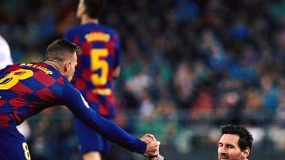 জেনে নিন কি কি কারণে মরশুমটা ভালো গেল না মেসির বার্সার