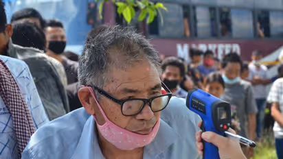 சீனாக்காரன் ஒரு பக்கம் சீனாக்காரன் கொடுத்த வைரஸ் இன்னொரு பக்கம்..!! தலையில் அடித்துக் கதறும் ஹாங்காங்..!!