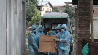 இந்தியாவை அசுர வேகத்தில் தாக்கும் கொரோனா.. ஒரே நாளில் 40,425 பேர் பாதிப்பு.. உயிரிழப்பும் உச்சம்..!