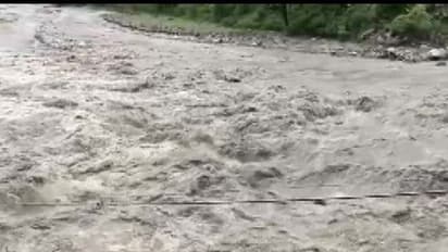 প্রকৃতির তাণ্ডবে বিপর্যস্ত উত্তরাখণ্ডের পিথরাগড়, মেঘভাঙা বৃষ্টির ভয়ঙ্কর ছবিগুলি একবার দেখুন