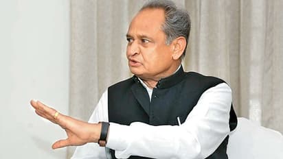 ఫెర్టిలైజర్ స్కామ్పై బీజేపీ ఆరోపణలు:ఆశోక్ గెహ్లాట్ సోదరుడి సంస్థలపై ఈడీ సోదాలు