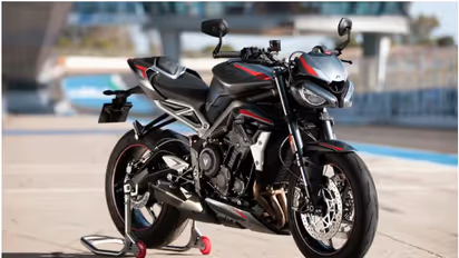 ബൈക്ക് പ്രേമികള്ക്ക് തിരിച്ചടി: സ്ട്രീറ്റ് ട്രിപ്പിള് RSന്റെ വില കൂട്ടി ട്രയംഫ്