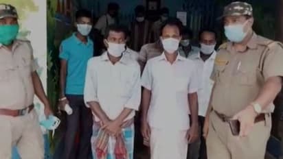 উল্টো যাওয়া নৌকায় ভেসে থাকলেন নদীতে, অক্ষত অবস্থায় উদ্ধার সাত যাত্রী