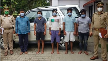 যোগীরাজ্যে ফের প্রশ্নের মুখে আইন-শৃঙ্খলা, যৌন হেনস্থার প্রতিবাদ করার মেয়েদের সামনেই সাংবাদিককে গুলি