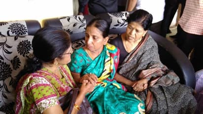 ನನ್ನ ತಂದೆ ಒಳ್ಳೆ ವ್ಯಕ್ತಿಯಾಗಿದ್ರು, ಅವರನ್ನೇಕೆ ಸಾಯ್ಸಿದ್ರಿ? ರಾಜೀವ್ ಹಂತಕಿಯನ್ನು ಪ್ರಶ್ನಿಸಿದ್ದ ಪ್ರಿಯಾಂಕಾ!