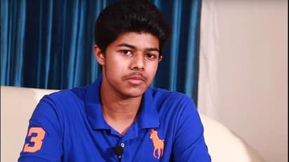 இரவு நேரத்தில் செம்ம ஹேப்பி மூடில் கார் ரைடு... வைரலாகும் தளபதி விஜய் மகனின் வீடியோ..!