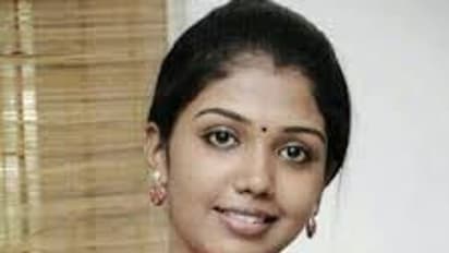 என்னை தலித்தாக்கிய பிழையும், பாவமும் ஆண்களையே சாரும்..! வேதனையில் நடிகை ரித்விகா.!!