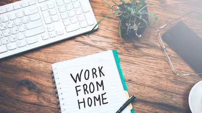 ವರ್ಕ್ ಫ್ರಮ್ ಹೋಮ್ ಸಮಯದಲ್ಲಿ ಫಿಟ್ ಮತ್ತು ಫೈನ್ ಆಗಿರೋದು ಹೇಗೆ? 