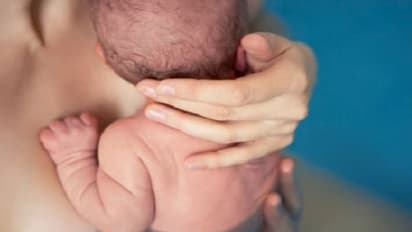 ಗರ್ಭಿಣಿ ಎಂಬ ಅರಿವಿಲ್ಲದೇ ವಿಮಾನದಲ್ಲಿ ಪ್ರಯಾಣ: ಫ್ಲೈಟ್ ಟಾಯ್ಲೆಟ್ನಲ್ಲಿ ಮಗುವಿನ ಜನನ