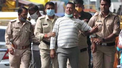 'വികാസ് ദുബേ വിഷാദ രോഗിയായിരുന്നു'; പൊലീസ് ഉദ്യോഗസ്ഥരുടെ കൊലപാതകത്തിൽ വെളിപ്പെടുത്തലുമായി ഭാര്യ റിച്ച ദുബേ