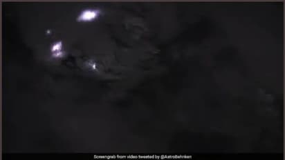 അന്താരാഷ്ട്ര ബഹിരാകാശ നിലയത്തില് നിന്ന് 'ഇടിമിന്നല് കാഴ്ച'; വൈറലായി വീഡിയോ.!