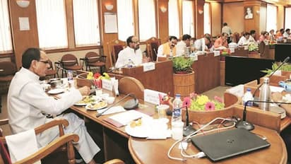 హైటెన్షన్...మంత్రివర్గ సమావేశంలో పాల్గొన్న మంత్రికి కరోనా పాజిటివ్