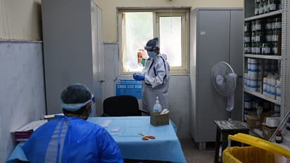 റിവേഴ്സ് ക്വാറന്റീന് കേന്ദ്രമെന്ന സര്ക്കാര് തീരുമാനം നീളുന്നു, അവസരം മുതലാക്കി സ്വകാര്യ ആശുപത്രികള്