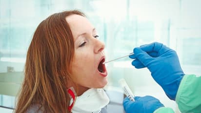 কাশি সারাবার সুইডিশ মাউথ স্প্রে-তে মুখেই সারছে করোনা, বৈপ্লবিক পথে গবেষণায় এল সাফল্য