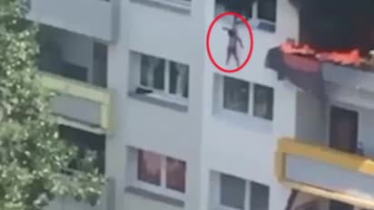 భూమ్మీద నూకలుంటే: 40 అడుగుల ఎత్తు నుంచి దూకిన చిన్నారులు, చిన్న దెబ్బ తగల్లేదు