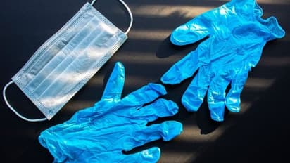 കൊവിഡ് മാസ്‌കുകളും ഗ്ലൗസുകളും ഉപയോഗത്തിന് ശേഷം എന്ത് ചെയ്യണം!