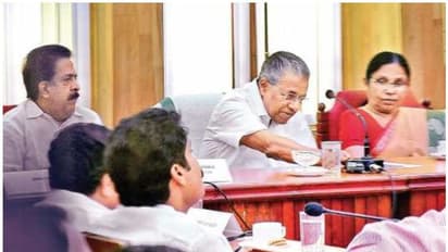 കൊവിഡ് പ്രതിരോധം വിലയിരുത്താന് ഇന്ന് സര്വ്വകക്ഷിയോഗം, ലോക്ഡൗണിലും ചർച്ച