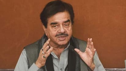 करण जौहर के चैट शो 'कॉफी विद करण' पर शत्रुघ्न सिन्हा का तंज, बोले-इंडस्ट्री किसी की प्रॉपर्टी नहीं