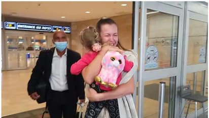 ലോക്ക്ഡൗണില്‍ വിദേശത്ത് കുടുങ്ങിയത് ആറ് മാസം; ഒടുവില്‍ മൂന്ന് വയസ്സുകാരി വീടണഞ്ഞു