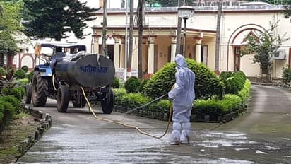 বাংলোয় ঢুকে পড়েছে করোনাভাইরাস, হোম কোয়ারেন্টাইনে চলে গেলেন জেলাশাসক