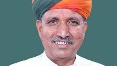 பாபிஜி அப்பளம் சாப்பிடுங்க கொரோனாவை விரட்டுங்க.! இது மத்திய அமைச்சர் செய்த விளம்பரம்.!