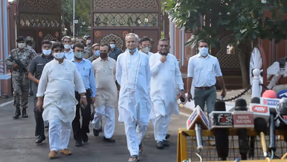 राज्यपाल के सवालों के जाल में फंसे कांग्रेस के 'जादूगर', विधानसभा सत्र बुलाने पर अड़े गहलोत