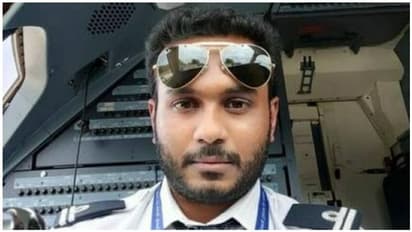 உயரே உயரே பறக்கும் தமிழ்மொழி... அசத்தும் விமானி பிரிய விக்னேஷ்... சிலிர்க்க வைக்கும் வீடியோ..!