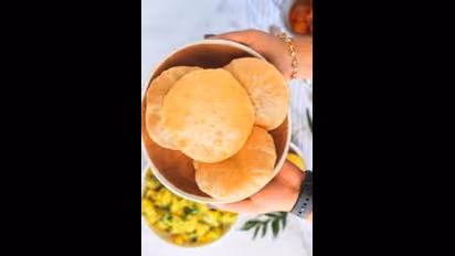 குறைவான எண்ணெயை உறிஞ்சும் பூரி செய்வது எப்படி? 