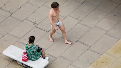 ದಾರಿಯಲ್ಲಿ ಬೆತ್ತಲೆ ತಿರುಗಾಟ, ಮಾನ ಉಳಿಸಿತು ಮಾಸ್ಕ್!