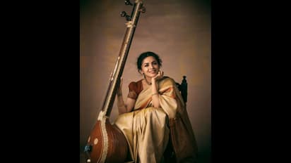 பிரபல பாடகி மாளவிகாவா  இது?  மெய்சிலிர்க்க வைத்த புகைப்படங்கள்!