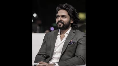 அழகில் அண்ணன் சூர்யாவையே மிஞ்சிடுவார் போல... கார்த்தியின் லேட்டஸ்ட் ஸ்டைலிஷ் போட்டோஸ்!