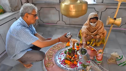 सावन का चौथा सोमवार 27 जुलाई को, शीघ्र विवाह और स्वस्थ होने के लिए करें ये आसान उपाय