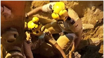 ജോലിക്കിടെ മണ്ണിടിഞ്ഞ് വീണ് ഒമാനില് രണ്ട് പ്രവാസി തൊഴിലാളികള് മരിച്ചു