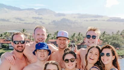 വനിതാസർജന്മാരുടെ ബിക്കിനി 'പ്രശ്ന'മെന്ന് പഠനം, സാമൂഹ്യ മാധ്യമങ്ങളിൽ ബിക്കിനി ചിത്രങ്ങൾ നിരത്തി പ്രതിഷേധം