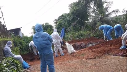 കൊവിഡ് 19;  കേരളത്തില്‍ സമ്പൂര്‍ണ്ണ ലോക്ഡൗണ്‍ വേണ്ടെന്ന് മന്ത്രിസഭാ യോഗം