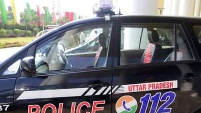 హెల్మెట్ లేదని బైక్ తాళం చెవిని నుదుటిపై గుచ్చాడు:పోలీసులపై తిరగబడ్డ జనం