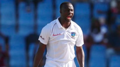 கடந்த 26 ஆண்டுகளாக எந்த வெஸ்ட் இண்டீஸ் வீரரும் செய்யாத சாதனையை செய்த கீமார் ரோச்..!