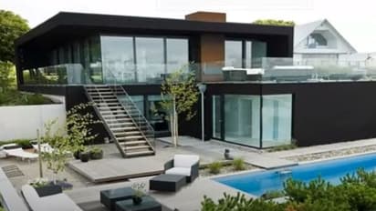 வாவ்... இது தான் ஆக்ஷன் கிங் அர்ஜுன் வீடா...! வேற லெவல் இன்டீரியர் ஒர்க்...! அசந்துடுவீங்க வாங்க பார்க்கலாம்!