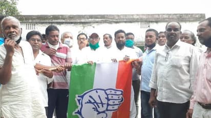 দলে রদবদল হতেই ভোল বদল, পুরুলিয়ায় তৃণমূল ছেড়ে কংগ্রেসে শতাধিক কর্মী