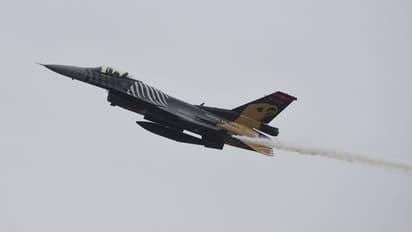 போர்க்காலத்தில் இந்த விரைவுச்சாலைகளில் போர் விமானங்கள் தரையிறங்க முடியும்