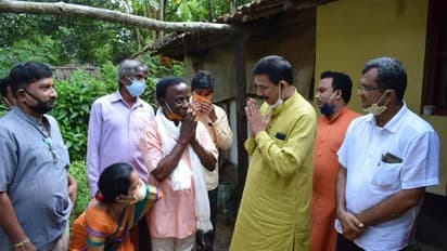 ನೂತನ MLC ಶಾಂತಾರಾಮ್ ಸಿದ್ದಿ ಮನೆಗೆ ಬಿಜೆಪಿ ನಾಯಕರ ದಂಡು: ಅದೃಷ್ಟ ಹೀಗಿರ್ಬೇಕು..!