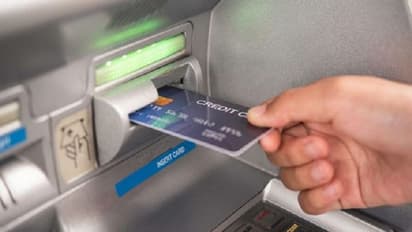 வாடிக்கையாளர்களுக்கு அதிர்ச்சி மேல் அதிர்ச்சி... கந்துவட்டிக் கொடுமையை மிஞ்சும் வங்கிக் கட்டணங்கள்..!