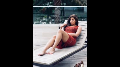 சிக்ஸ் பேக் வைக்க செம்ம ஒர்க் அவுட்... ஆச்சரியப்படுத்தும் இந்த நடிகை யார் தெரியுமா?