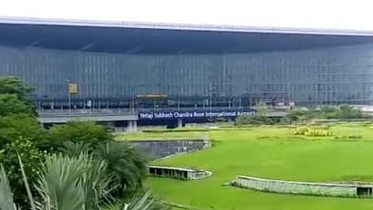 কলকাতা বিমানবন্দরে জীবাণুমুক্ত করতে বসল নয়া যন্ত্র, পিপিই কিট নিয়েও নয়া উদ্য়োগ