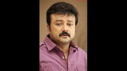 நடிப்பை தாண்டி முன்னணி நடிகர் நடிகைகள் செய்யும் தொழில்! வாங்க தெரிஞ்சிக்கலாம்