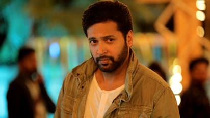 முதன்முறையாக தேசிய விருது வென்ற நடிகையுடன் கூட்டணி அமைத்த ஜெயம் ரவி... வைரலாகும் ‘சைரன்’ மோஷன் போஸ்டர்